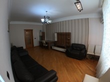 Satılır Yeni Tikili, Binəqədi.r, 9-cu mikrorayon, Memar Əcəmi.m-16