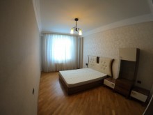 Satılır Yeni Tikili, Binəqədi.r, 9-cu mikrorayon, Memar Əcəmi.m-17