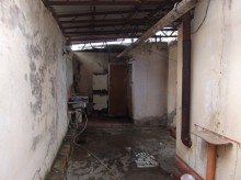 Satılır Torpaq, Yasamal.r-2