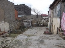 Satılır Torpaq, Yasamal.r-3