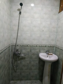 Satılır Köhnə Tikili, Nəsimi.r, 5-ci mikrorayon, Memar Əcəmi.m-7