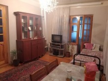 Satılır Köhnə Tikili, Binəqədi.r, 9-cu mikrorayon, Memar Əcəmi.m-3