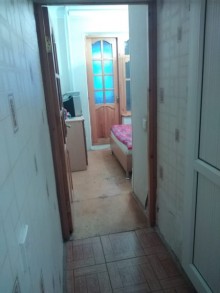 Satılır Köhnə Tikili, Binəqədi.r, 9-cu mikrorayon, Memar Əcəmi.m-5