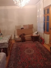 Satılır Köhnə Tikili, Binəqədi.r, 9-cu mikrorayon, Memar Əcəmi.m-8