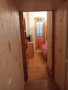 Satılır Köhnə Tikili, Binəqədi.r, 9-cu mikrorayon, Memar Əcəmi.m-10