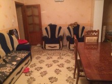 Satılır Köhnə Tikili, Binəqədi.r, 9-cu mikrorayon, Memar Əcəmi.m-18