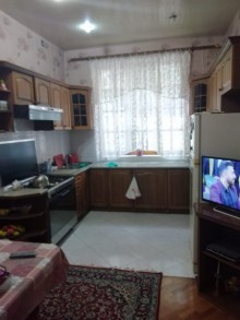Satılır Həyət evi, Binəqədi.r, 6-cı mikrorayon, Nəsimi.m-4