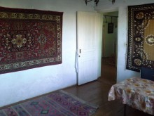 Satılır Köhnə Tikili, Binəqədi.r, 6-cı mikrorayon, Nəsimi.m-6