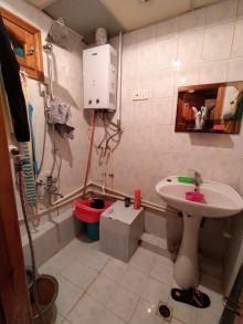 Satılır Köhnə Tikili, Sabunçu.r, Bakıxanov-9