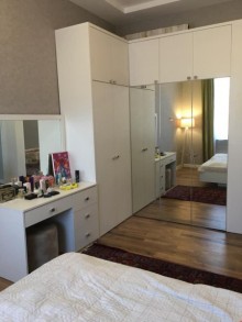Satılır Köhnə Tikili, Sabunçu.r, Bakıxanov-6