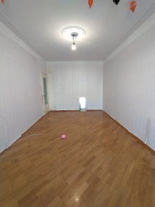 Satılır Köhnə Tikili, Xətai.r, H.Aslanov, Həzi Aslanov.m-4