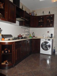 Satılır Həyət evi, Yasamal.r, Elmlər Akademiyası.m-5