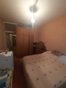 Satılır Köhnə Tikili, Binəqədi.r, 8-ci mikrorayon, Azadlıq.m-3