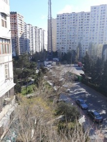 Satılır Köhnə Tikili, Binəqədi.r, 9-cu mikrorayon, Memar Əcəmi.m-10