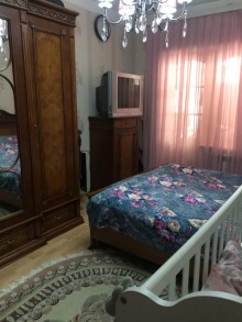 Satılır Köhnə Tikili, Binəqədi.r, 7-ci mikrorayon, Azadlıq.m-9