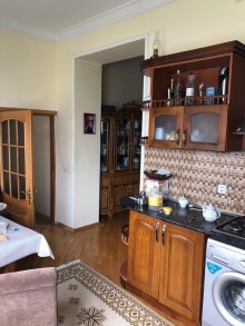 Satılır Köhnə Tikili, Sabunçu.r, Bakıxanov-9