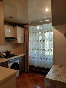 Satılır Köhnə Tikili, Nizami.r, 8-ci kilometr, Qara Qarayev.m-6