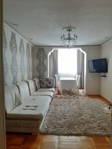Satılır Köhnə Tikili, Nizami.r, 8-ci kilometr, Qara Qarayev.m-7