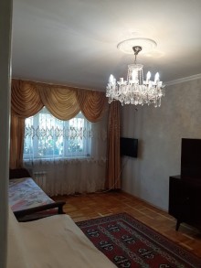 Satılır Köhnə Tikili, Nizami.r, 8-ci kilometr, Qara Qarayev.m-9