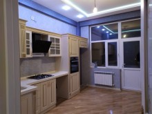 Satılır Yeni Tikili, Binəqədi.r, 8-ci mikrorayon, Azadlıq.m-1