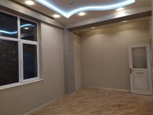 Satılır Yeni Tikili, Binəqədi.r, 8-ci mikrorayon, Azadlıq.m-14