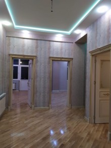 Satılır Yeni Tikili, Binəqədi.r, 8-ci mikrorayon, Azadlıq.m-15