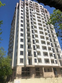 Satılır Yeni Tikili, Binəqədi.r, 6-cı mikrorayon, Azadlıq.m-1