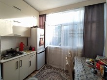 Satılır Köhnə Tikili, Sabunçu.r, Bakıxanov-9
