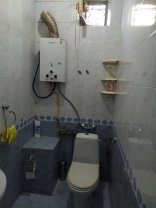 Satılır Köhnə Tikili, Binəqədi.r, 8-ci mikrorayon, Azadlıq.m-6
