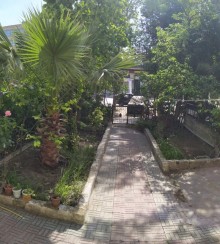 Satılır Köhnə Tikili, Binəqədi.r, 8-ci mikrorayon, Azadlıq.m-10
