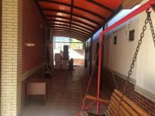 qaracuxurda avtobus dayancaginda yaxin temirli ev satilir, -18