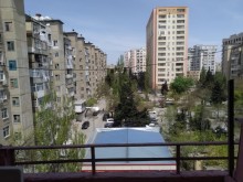 Satılır Köhnə Tikili, Xətai.r, Əhmədli, Əhmədli.m-1