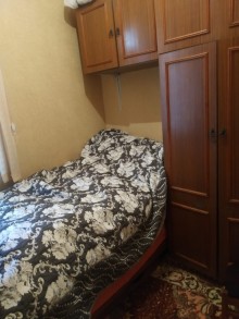 Satılır Köhnə Tikili, Nəsimi.r, 4-cü mikrorayon, Memar Əcəmi.m-3