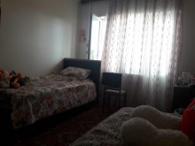Satılır Köhnə Tikili, Binəqədi.r, 8-ci mikrorayon, Azadlıq.m-1