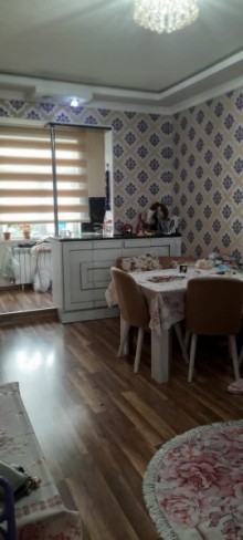 Satılır Köhnə Tikili, Nəsimi.r, 4-cü mikrorayon, Memar Əcəmi.m-3