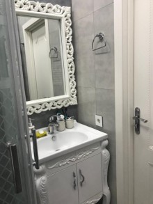 Satılır Yeni Tikili, Yasamal.r, İnşaatçılar.m-6