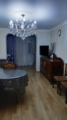 Satılır Köhnə Tikili, Yasamal.r, İnşaatçılar.m-1
