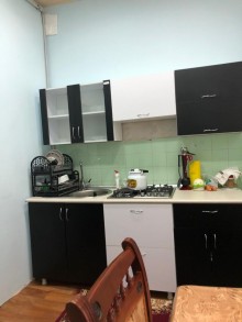 Satılır Köhnə Tikili, Yasamal.r, Elmlər Akademiyası.m-5