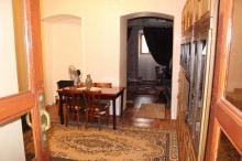 Satılır Köhnə Tikili, Səbail.r, İçərişəhər.m-7