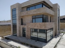 Pərdələr və pəncərələrə avtomatik açılan villa Novxani, -1