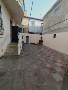 Bakı şəhəri Keşlə qəsəbəsində 3 mərtəbə ev almaq. Daxili qoşunların yanı, -17