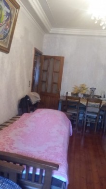 Satılır Köhnə Tikili, Binəqədi.r, 8-ci mikrorayon, Azadlıq.m-6