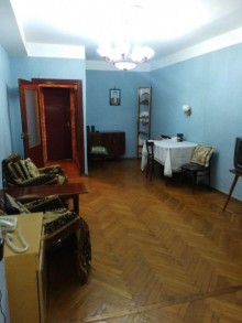 Satılır Köhnə Tikili, Nərimanov.r-2