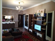 Satılır Köhnə Tikili, Binəqədi.r, 8-ci mikrorayon, Azadlıq.m-2