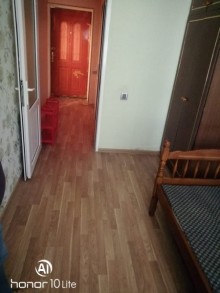 Satılır Köhnə Tikili, Binəqədi.r, 6-cı mikrorayon, Nəsimi.m-3