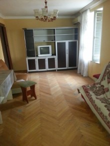 Satılır Köhnə Tikili, Yasamal.r, İnşaatçılar.m-1