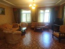 Satılır Köhnə Tikili, Səbail.r, 28 May.m-6