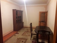 Satılır Köhnə Tikili, Binəqədi.r, 7-ci mikrorayon, Azadlıq.m-1