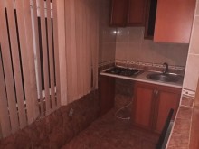 Satılır Köhnə Tikili, Binəqədi.r, 7-ci mikrorayon, Azadlıq.m-6