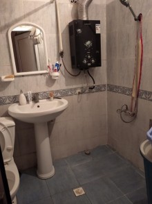 Satılır Köhnə Tikili, Yasamal.r, İnşaatçılar.m-9